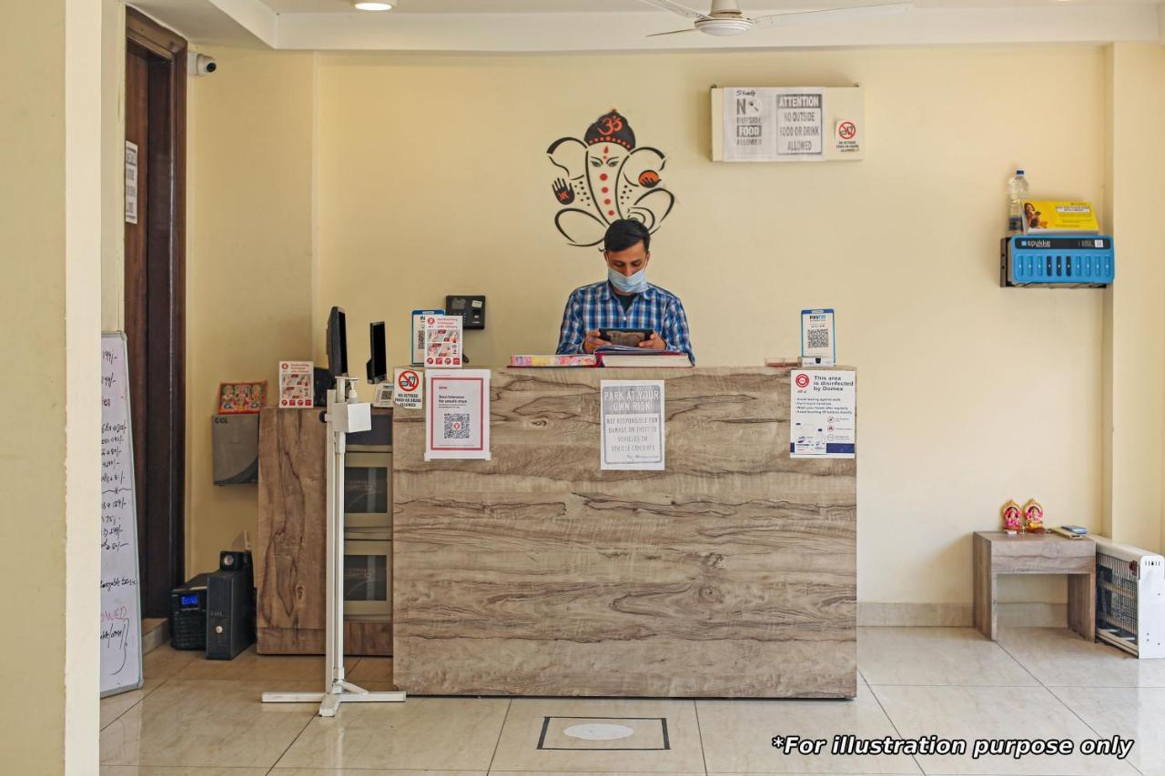Oyo 74943探索酒店 大诺伊达 外观 照片